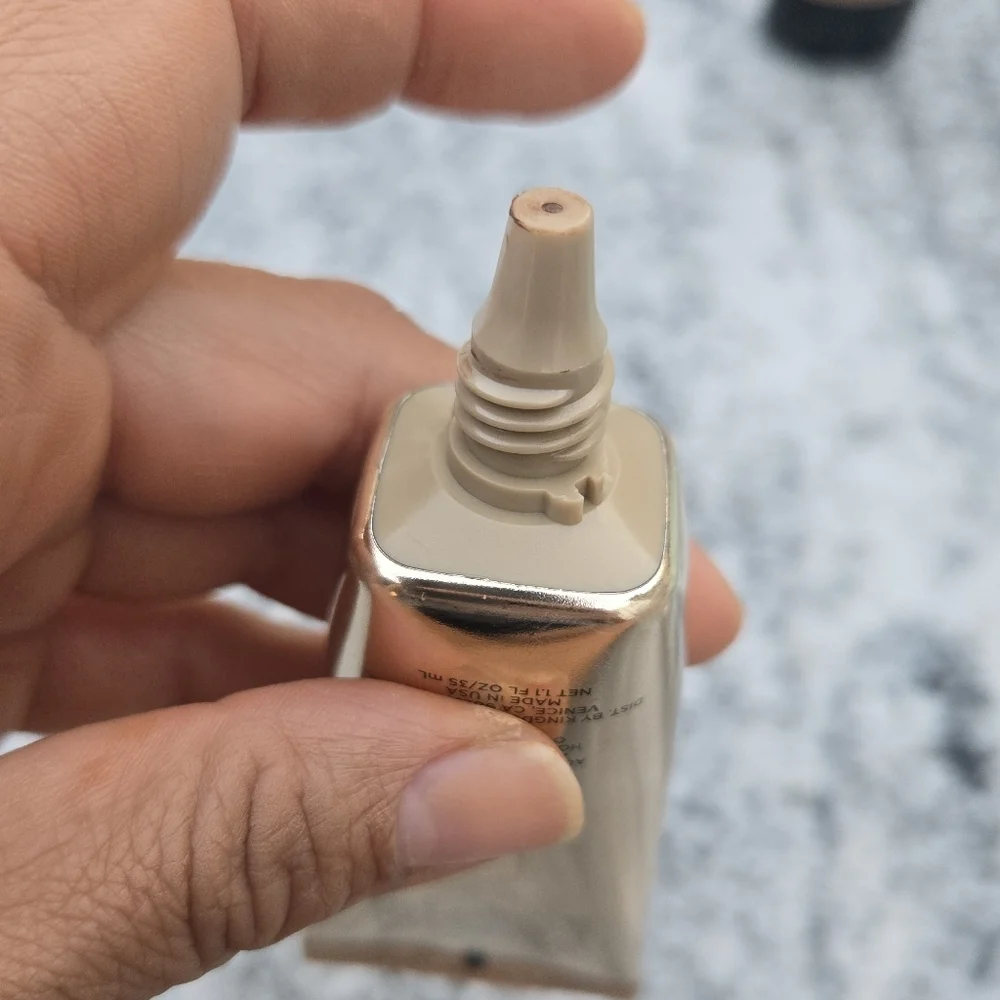 Hourglass Illusion Luminous Glow Foundation SPF 30 Shade 21